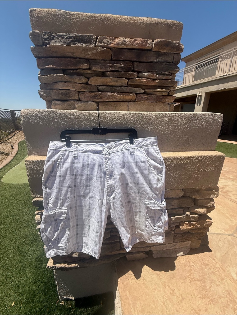 Wrangler White W/Gray Stripes Cargo Shorts Size 38